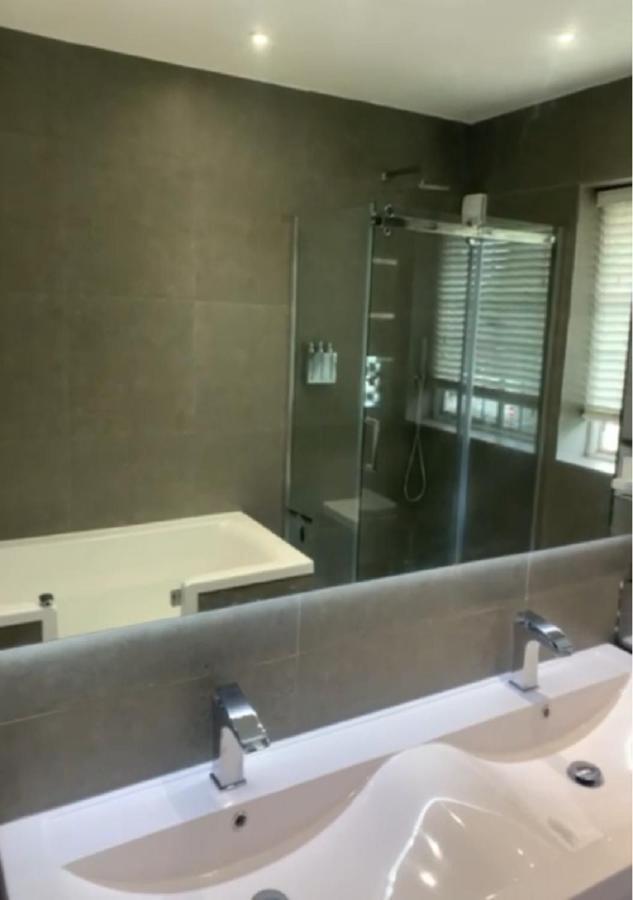 Wandsworth, South London Deluxe King Room 1 Buitenkant foto