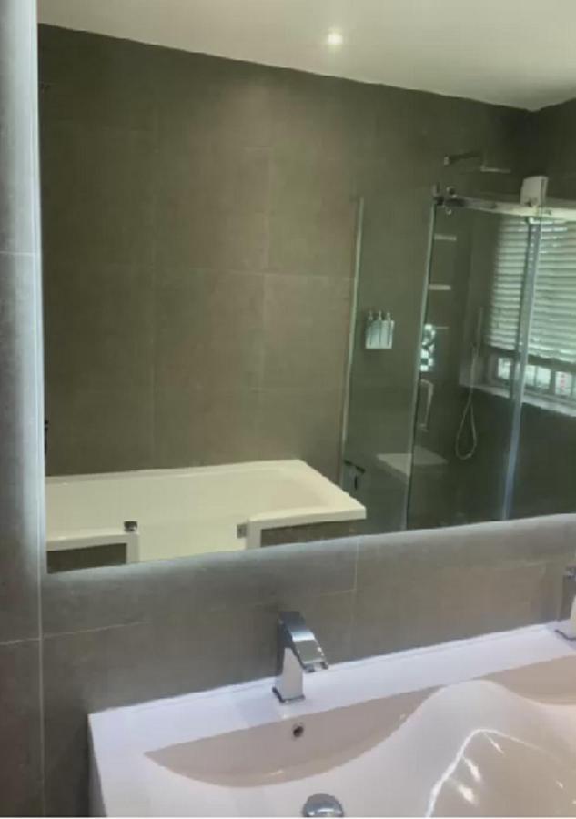 Wandsworth, South London Deluxe King Room 1 Buitenkant foto